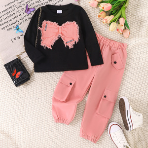 ชุดเด็กผู้หญิงใหม่ เสื้อปะติดแฟชั่นฤดูใบไม้ร่วงและฤดูหนาว + กางเกงเอี๊ยม ชุดสองชิ้นสำหรับเด็กผู้หญิง - Product Image 1