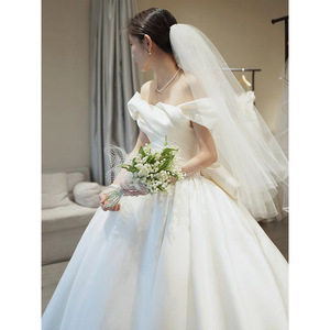 Off-Shoulder Satin Wedding Dress White Floor-Length With Train Natural Waistline Sweetheart Neckline Spring Style - Product Image 4