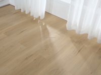 Vente flash : Revêtement de sol en vinyle SPC moderne résistant à l'usure de 4 mm pour appartement, avec installation par clic, design bois imperméable