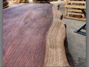 Tavolo <span class=keywords><strong>da</strong></span> Pranzo in Noce di Produzione Artigianale Tavolo <span class=keywords><strong>da</strong></span> <span class=keywords><strong>Cucina</strong></span> Unico Realizzato a Mano con Lastre a Bordo Vivo - Product Image 4