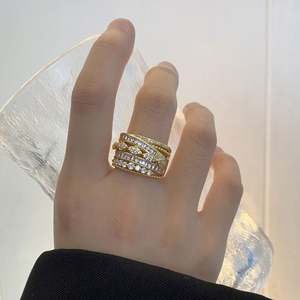 Dong Shi Jewelry Au750 Bague en or véritable 18 carats avec croix en moissanite - Product Image 4