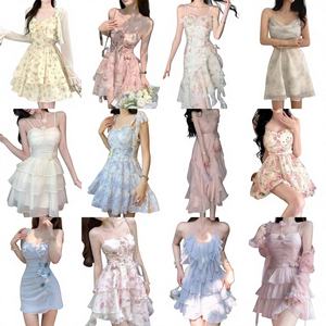 Vestido de gasa informal para mujer, estilo de cinturón de verano, venta al por mayor, vestido de cuello colgante de flores a bajo <span class=keywords><strong>precio</strong></span>, decoración con cremallera - Product Image 1