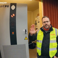 SAJ CM2 Système de Stockage d'Énergie Tout-en-un BESS C&I LiFePO4 261 kWh 99,9 kW Haute Intégration Refroidissement Liquide 8000 Cycles Efficacité >90%