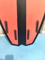 Planche de surf en mousse EPS de haute qualité 5'4 pour les surfeurs débutants Planche de surf époxy en fibre de verre personnalisée avec aileron de logo pour les sports nautiques