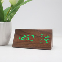 Surface de miroir de réveil électrique LED à grand écran pour le maquillage avec 3 niveaux de luminosité, horloge numérique à deux ports USB