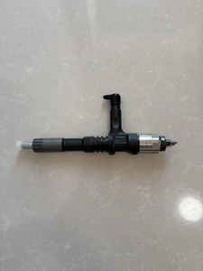 Injecteur de carburant pour moteur SAA6D125E-5 6251-11-3300 - Product Image 3