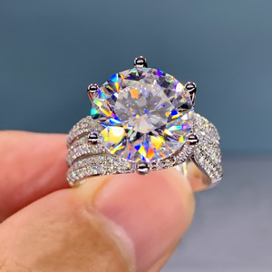 Anello con Design a Grappolo a Sei Punte, Anello Classico da Donna - Product Image 1