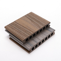 Plancher de terrasse extérieur en WPC moderne, carré, gaufré, à double verrouillage, anti-corrosion, antidérapant, résistant à l'humidité, à emboîtement