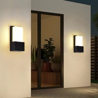 Lampu Dinding Luar Ruangan LED Tahan Air IP65 Lampu Dinding Sensor Gerak PIR AC85-265V Lampu Hias Taman Balkon Teras Rumah Dalam Ruangan