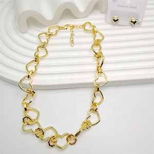 Collar de <span class=keywords><strong>Cadena</strong></span> con Eslabones de Corazón de Cobre Chapado en Oro <span class=keywords><strong>FM</strong></span>-LAN1133, Collar con Corazón Hueco Grueso, Estética Y2K, Joyería Dulce y Moderna, Regalo - Product Image 1