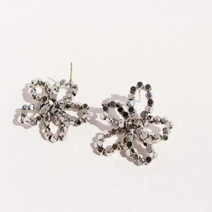 Pendientes de Acero Inoxidable con Lazo, Diseño Moderno 2025, Pendientes Redondos con Cuentas de Oro de 18K para Mujer, Joyería al por Mayor - Product Image 5