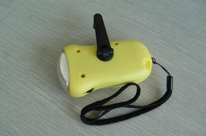 Đồ Chơi Trẻ Em Đèn Pin Quay Tay Mini Đèn Pin Năng Lượng Mặt Trời Ngoài Trời 3 Đèn LED Khẩn Cấp - Product Image 5