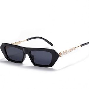 Lunettes de soleil de luxe vintage 2020 pour femmes, monture petite, verres noirs, protection UV400, forme carrée avec perles - Product Image 5