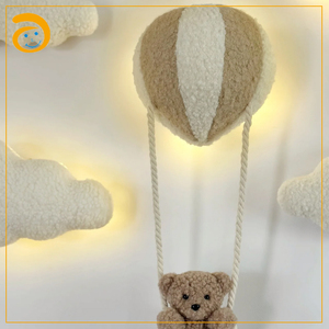 Lámpara de Pared de Felpa Suave con Forma de Nube para Dormitorio de Bebé - Linda Decoración de Globo Aerostático con Osito de Peluche - Product Image 4