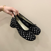 ODM OEM Venta al por mayor 2026 Zapatos Mary Jane de tacón con punta dividida para mujer, con lazo frontal, parte superior de satén sólido, transpirables y cómodos para la calle
