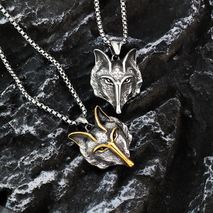 Yunnique – collier avec pendentif tête de loup en acier inoxydable pour hommes, style viking, bijoux à thème animalier, cadeau - Product Image 1
