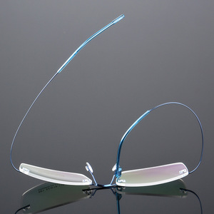 <span class=keywords><strong>Montures</strong></span> <span class=keywords><strong>de</strong></span> <span class=keywords><strong>Lunettes</strong></span> <span class=keywords><strong>de</strong></span> Vue Optiques Sans Monture en Métal Ultraléger en Alliage <span class=keywords><strong>de</strong></span> Titane Tendance pour Femmes et Hommes - Product Image 5