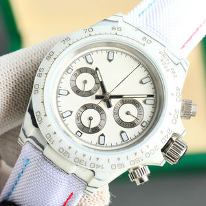 Montre personnalisée à cadran tendance et polyvalente en fibre de carbone légère avec un aspect technologique, idéale pour les montres de sport haut de gamme - Product Image 2