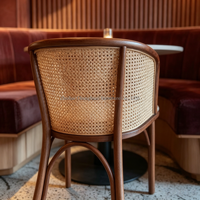 Le meilleur choix pour les entrepreneurs en restauration : fauteuils rembourrés épais à structure robuste pour restaurants