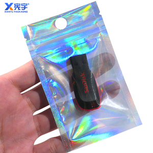 Sac en mylar transparent à logo personnalisé avec un côté holographique au laser Sac à fermeture éclair latérale à 3 joints en feuille d'aluminium étanche à l'humidité pour les petites entreprises - Product Image 4