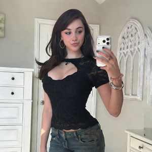 Camiseta de manga corta con cuello cuadrado y encaje para mujer, ajustada, informal, básica, de moda, para verano, estilo urbano - Product Image 3