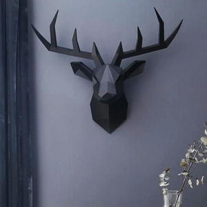 Support mural en résine personnalisé, tête de cerf créative, tentures murales géométriques 3D, fausse tête de cerf pour salon, tête de cerf nordique moyenne - Product Image 3