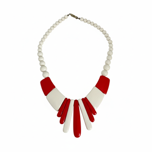 Collier esthétique en résine cristal pour amoureux de la mode - Product Image 1