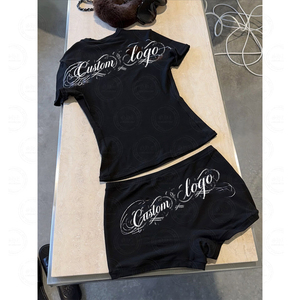 Set Estivo da Donna Y2K con Logo Personalizzato, 2 Pezzi, Top a Maniche Corte e Pantaloncini, Completo Loungewear - Product Image 6