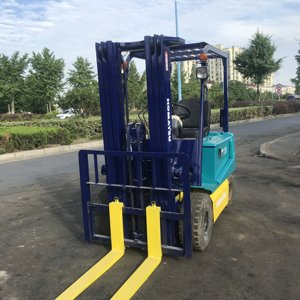 Montacargas Usado Komatsu de 2.5 Toneladas en Buen Estado, Eléctrico, con 4.7 Metros de Alcance y Batería de Larga Duración - Product Image 4