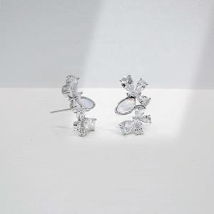 Pendientes de plata de ley 925 con diseño de flor de verano y perla, joyería fina, pequeños y lindos pendientes de lazo y mariposa para niñas. - Product Image 5