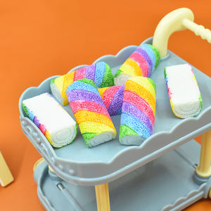 Cabujón de resina plano con diseño de rollo de pastel arcoíris para la creación de joyas DIY, pendientes, llaveros, colgantes, miniaturas para casas de muñecas y juguetes - Product Image 5