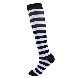 Chaussettes de compression athlétiques en gros pour femmes et hommes – Idéales pour la course et les soins infirmiers - Product Image 1