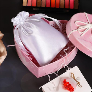 Sacs en satin rose à cordon pour cadeaux, bijoux et perruques, personnalisables avec logo, réutilisables, vente en gros - Product Image 6