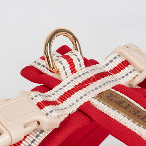 Premium Y-vormig hondenharnas, stijlvol rood gewatteerd ontwerp, ademend, ontsnappingsbestendig, verstelbaar voor kleine en middelgrote rassen, comfortabel - Product Image 3