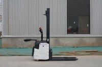 Gerbeur électrique à double profondeur 1,5t 1500kg 6m 3M pour allées étroites VNA, gerbeur de palettes pour entrepôt, batterie lithium 48V CE