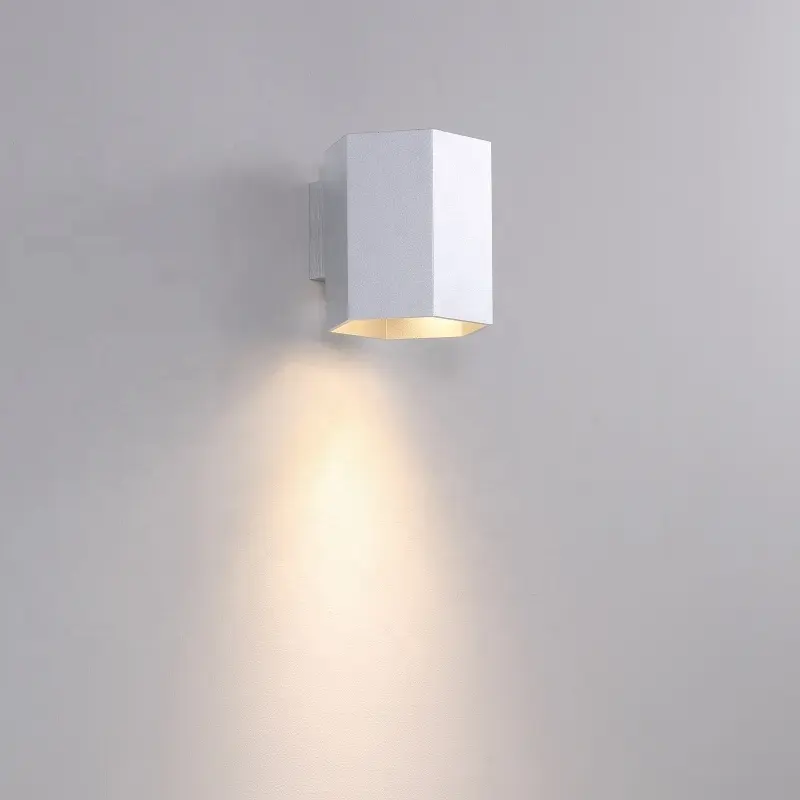 Lâmpada LED de parede para uso interno em alumínio branco GU10 estilo simples e moderno