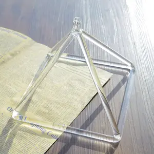 Quarzo trasparente della piramide di canto di cristallo da 7 pollici per la terapia del suono