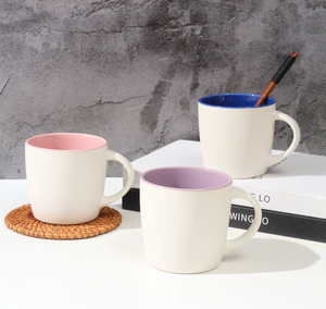 Tazas de Café de Cerámica con Acabado Mate, Color Sólido en el Interior, Diseño Minimalista para el Hogar, Blanco con Interior Rosa, Azul y Morado - Product Image 3