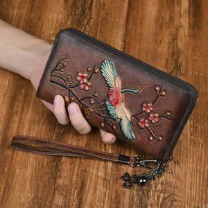 Ando Bag Portefeuille long zippé en cuir de vachette gaufré motif floral Crane pour femme - Product Image 4