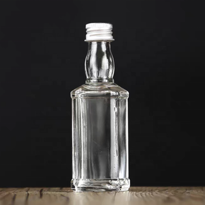 Bán buôn hình chữ nhật Glass Whisky chai 50ml Rỗng rượu <span class=keywords><strong>Vodka</strong></span> chai mini rõ ràng Glass Wine chai với vít mũ - Product Image 3
