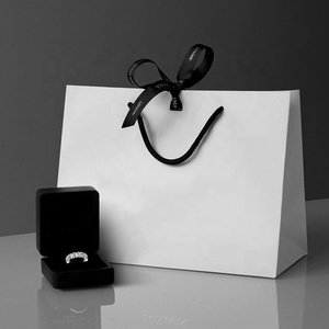 2023 Wholesale Custom Logo Cardboard Packaging White Black Luxury Gift Shopping Jewelry Packaging paper bag With Handles
