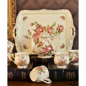 <span class=keywords><strong>Set</strong></span> <span class=keywords><strong>da</strong></span> Tè e <span class=keywords><strong>Caffè</strong></span> in Porcellana di Lusso Stile Reale Europeo con Motivi Floreali Colorati e Piattino - Product Image 5