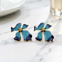 Boucles d'oreilles vintage bleu iris, style rustique et émail, boucles d'oreilles fleur exagérées, bijoux tendance pour femmes