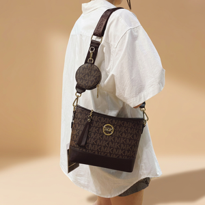 Bolso de Hombro Vintage de Piel Sintética para Mujer con Patrón de Letras, Cierre de Cremallera y Borlas Decorativas, Bandolera de Moda para Verano/Invierno - Product Image 3