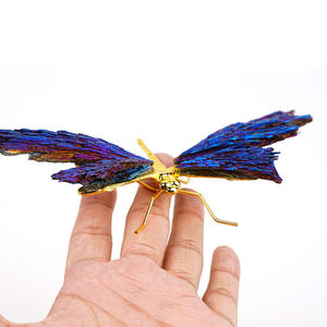 Figura Decorativa de Lujo en Cuarzo Negro Natural con Diseño de Libélula y Pluma Azul Electrochapada, Venta al Por Mayor - Product Image 3