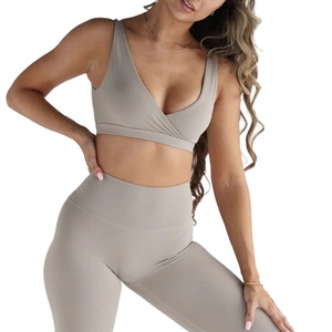 Top Deportivo Corto para Gimnasio y Yoga para Mujer, Logotipo Personalizado, Cuello en V Bajo, Transpirable, con Relleno Extraíble, Tirantes Gruesos, para Fitness y Culturismo - Product Image 6