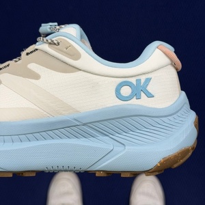 รองเท้าดีไซน์หรู HOKAS รองเท้าวิ่งแบบ unisex สำหรับกิจกรรมกลางแจ้ง น้ำหนักเบา ระบายอากาศได้ดี สายรัดแบบยืดหยุ่น ซับแรงกระแทก เหมาะสำหรับวิ่งระยะไกล พื้นรองเท้า EVA - Product Image 5