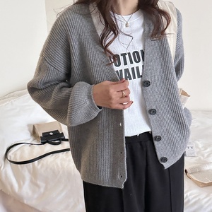 Fabricants de tricots pour femmes Logo personnalisé Gros <span class=keywords><strong>Cardigan</strong></span> Veste Col en V Basique Pull à Manches Longues <span class=keywords><strong>Cardigan</strong></span> Tricoté - Product Image 6