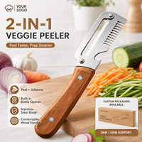 Kookset met 2 stuks roestvrijstalen schilmesjes met houten handvat, inclusief flesopener en uienknipper, met aangepaste logo.
