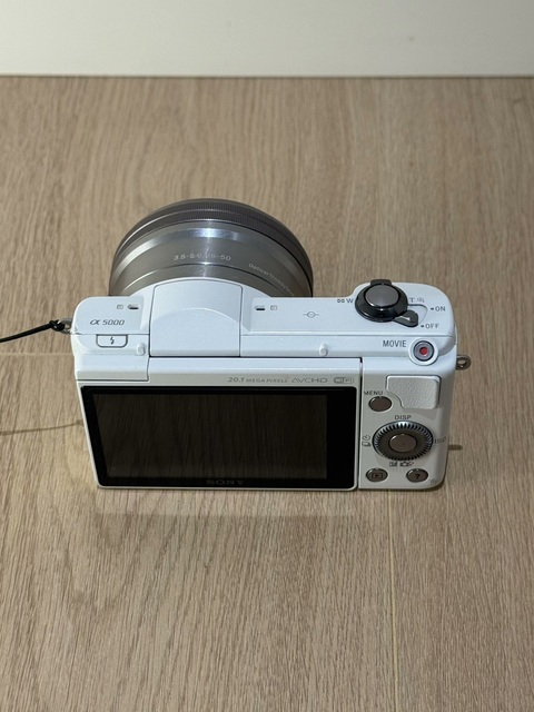 Entry-level Sonys Camera A5000 with Lens Ultra-lightweight Compact Mirrorless Camera
